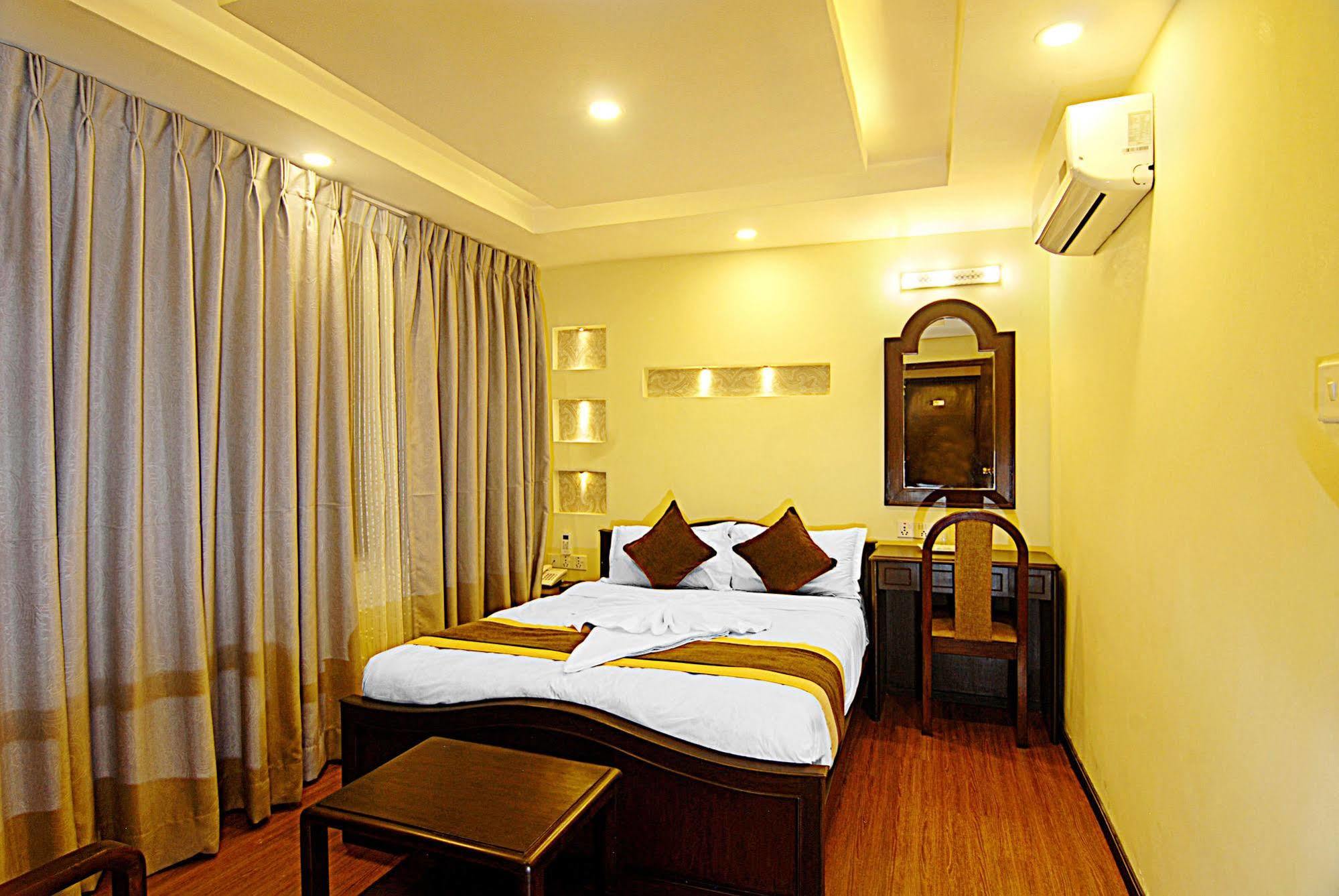 Kathmandu Grand Hotel Dış mekan fotoğraf
