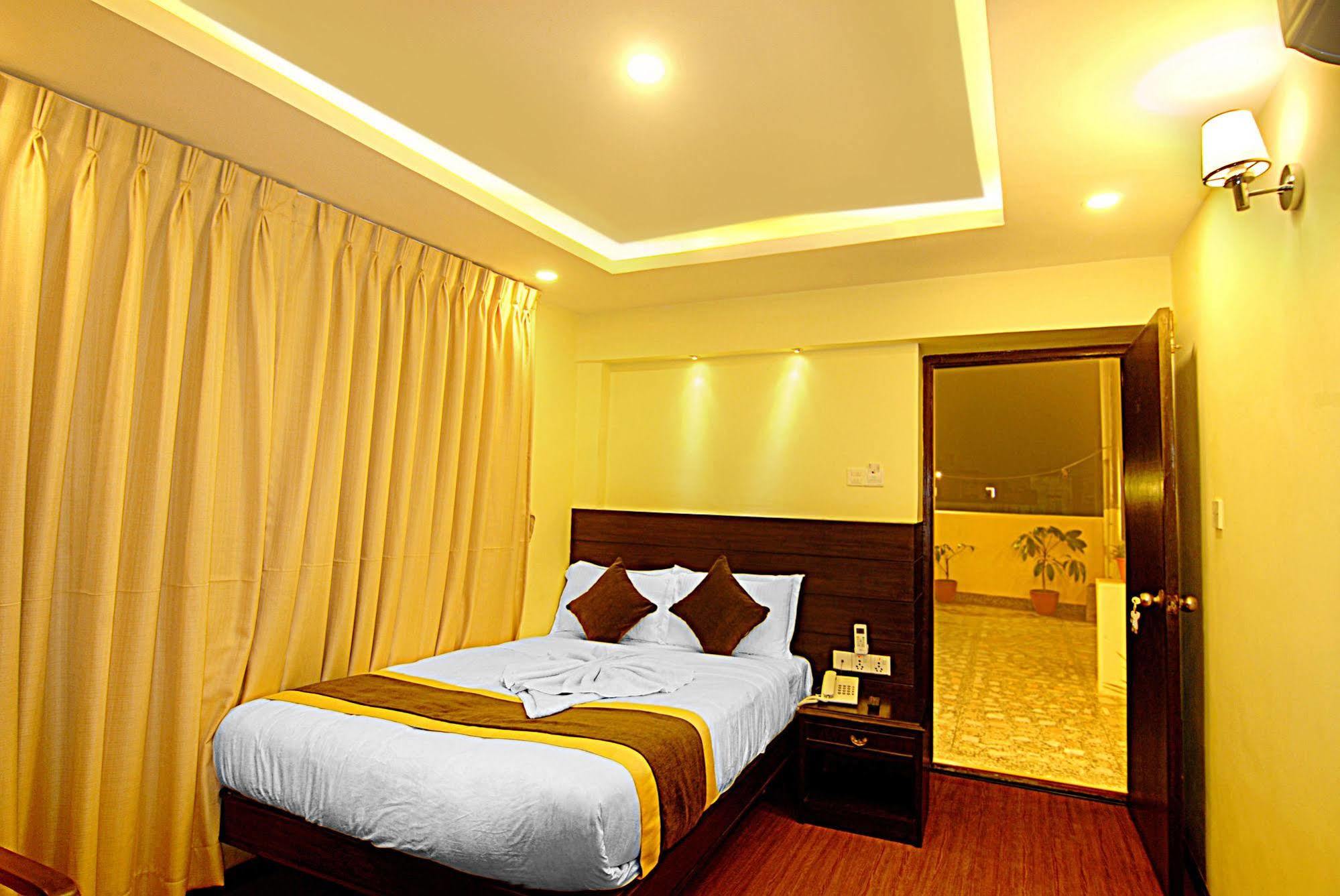 Kathmandu Grand Hotel Dış mekan fotoğraf